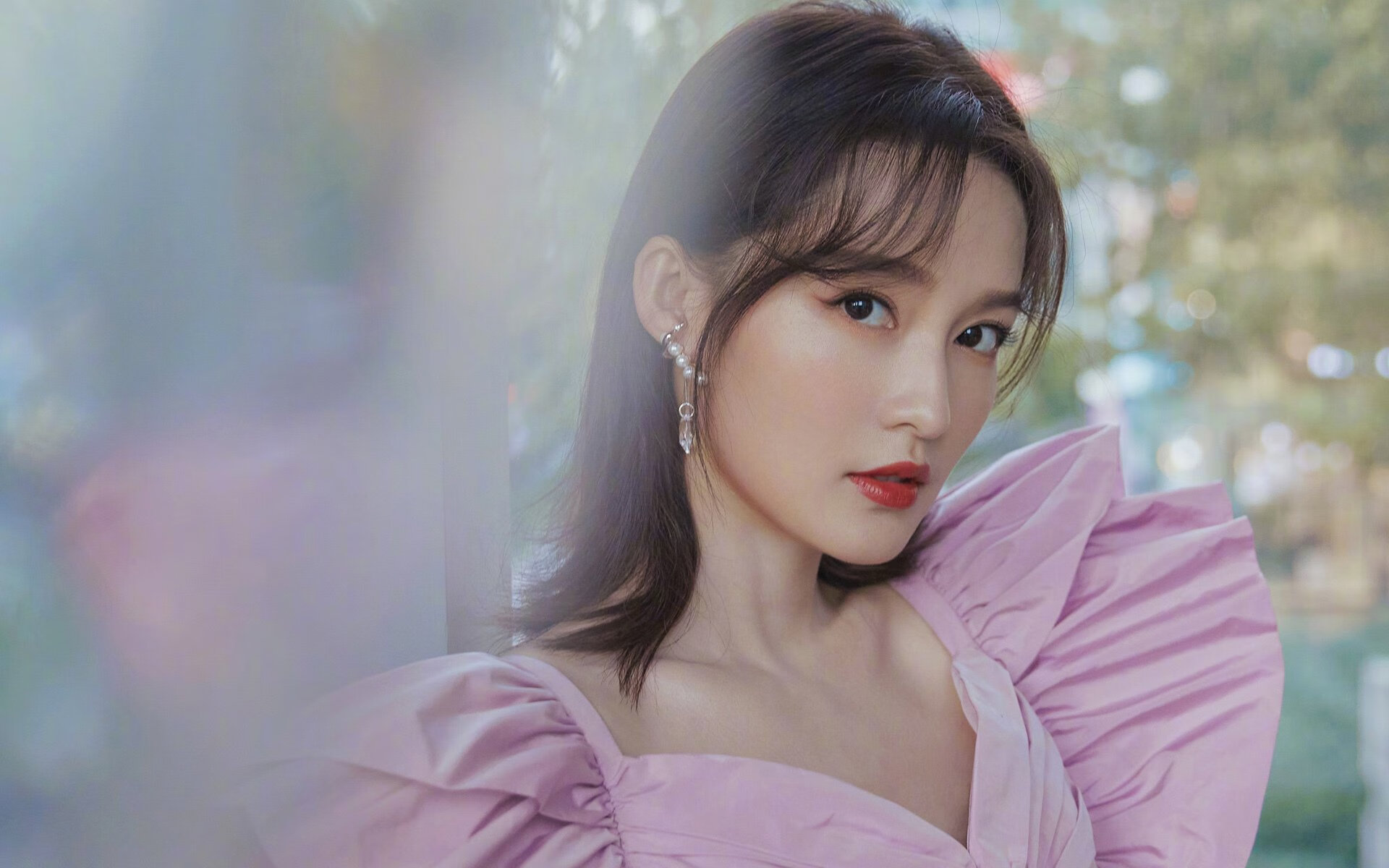 开云体育-封喉一击！福克斯上演攻防艺术助黄蜂绝境擒魔术