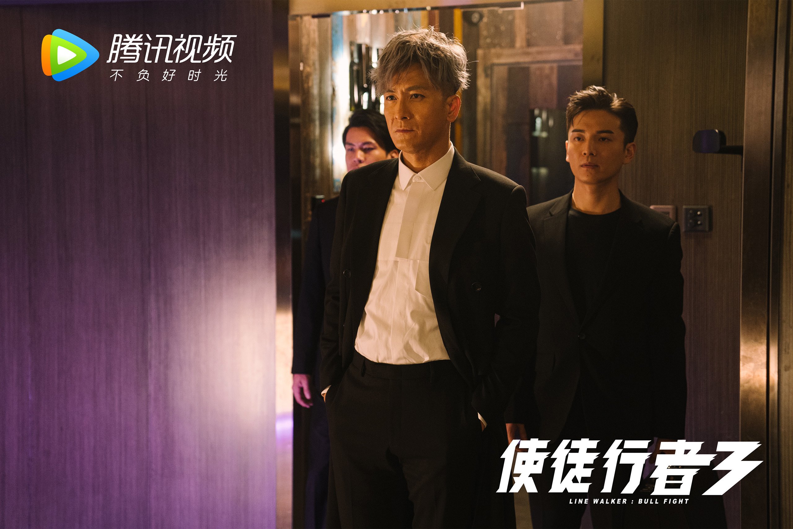这是一篇为您定制的、充满故事性与画面感的深度文章。为了满足唯一性的要求,我将核心冲突设定为风格克制与历史恩怨,并构建了一个极具戏剧张力的比赛瞬间